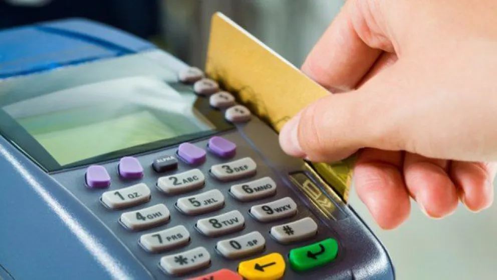 A partir de mayo, más de 17.000 comercios rionegrinos deberán aceptar pagos con débito