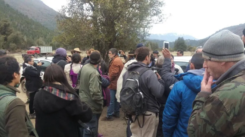 Movilización de CTEP en Lago Escondido.