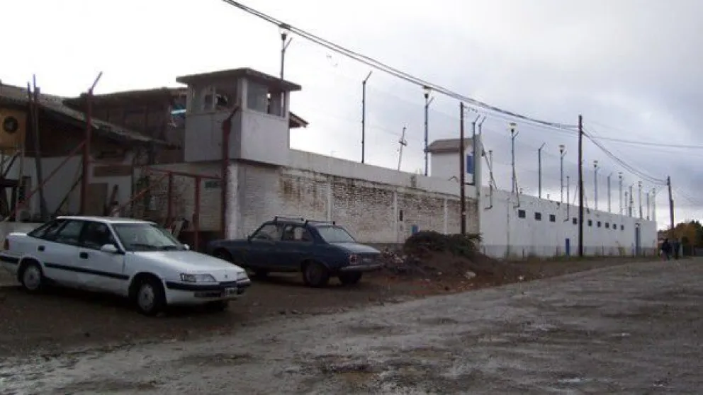 Tres internos del Penal de Bariloche fueron hospitalizados por quemaduras