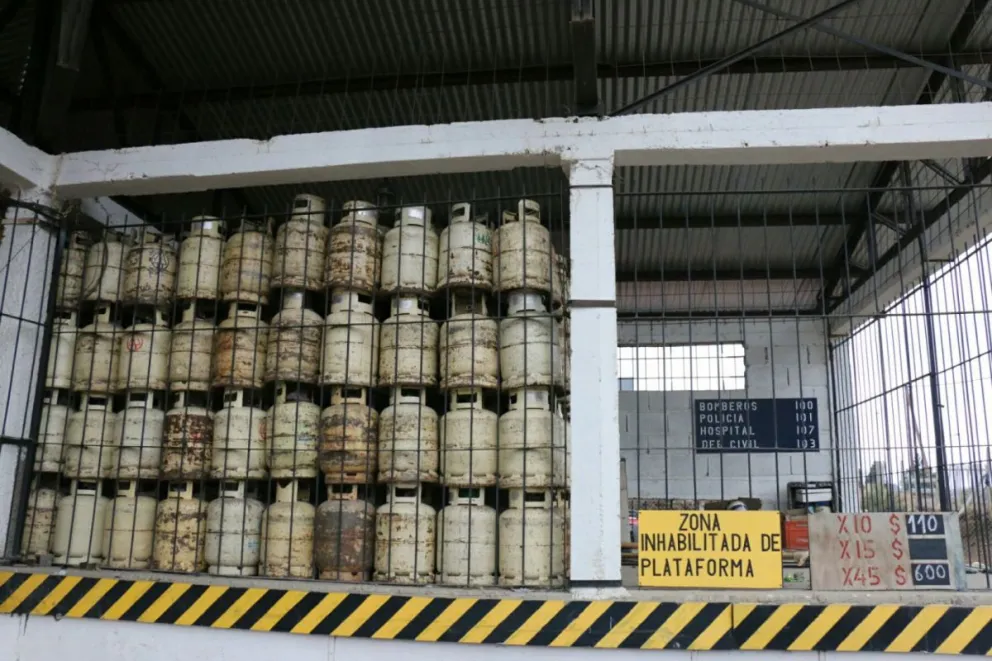 Calefaccionarse con gas envasado cuesta más de 3 mil pesos por mes