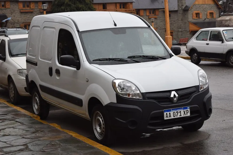 Invirtieron en camionetas y computadoras para dos áreas municipales