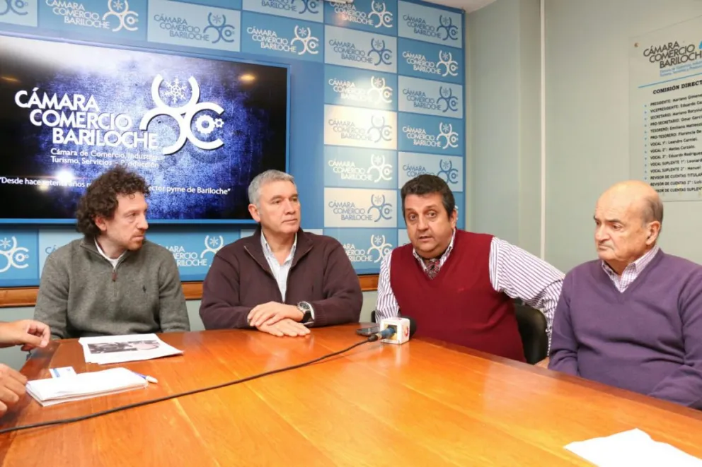 Reunión empresarial en la Cámara de Comercio de Bariloche. 