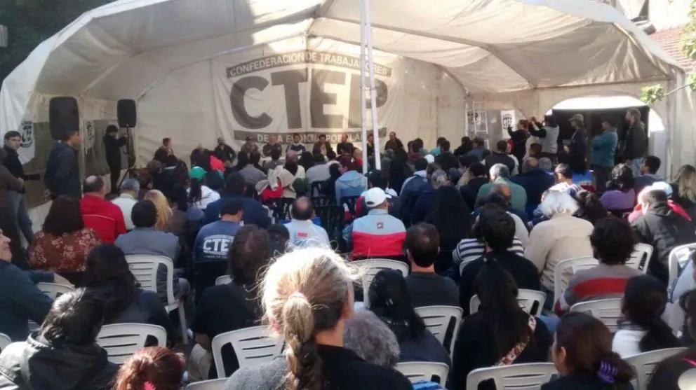 En el día de San Cayetano, movimientos sociales marchan al Centro Cívico