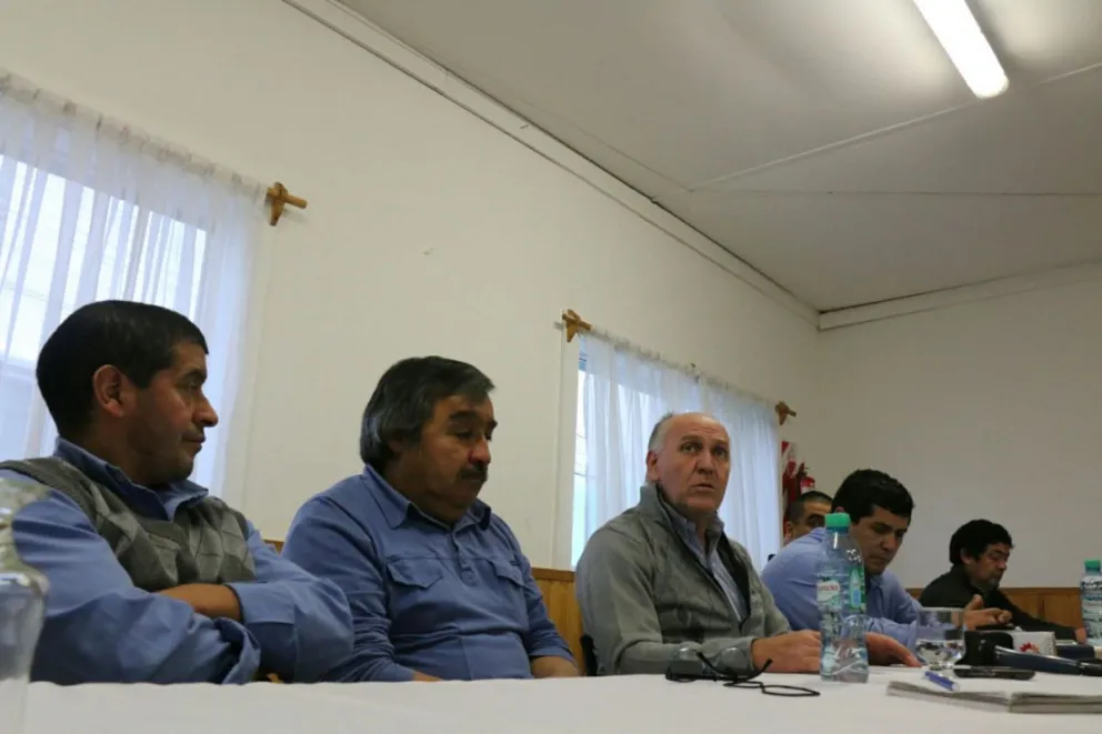 La conducción de UTA brindó este lunes una conferencia de prensa. 