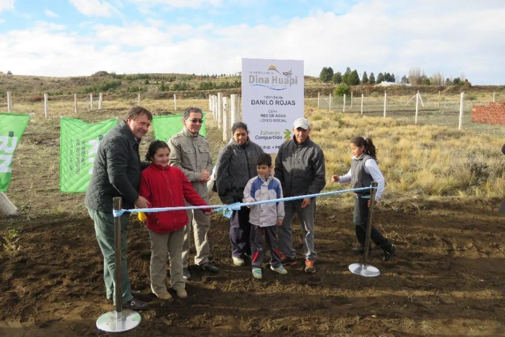 El mandatario dijo que Provincia colaborará en el tendido de la red eléctrica. 