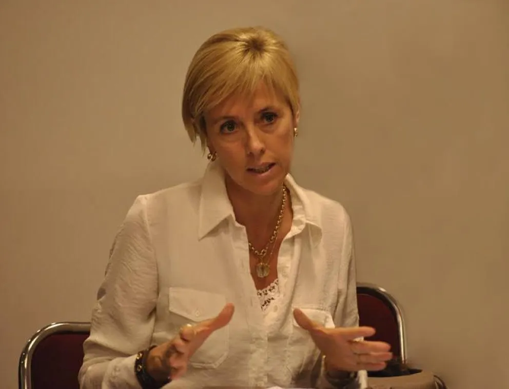 Senadora cuestionó que Shell provea de combustibles a Aerolíneas