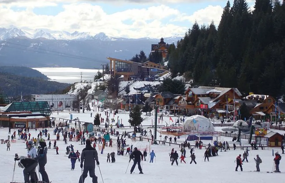 La poca nieve motivó la postergación de la temporada. 
