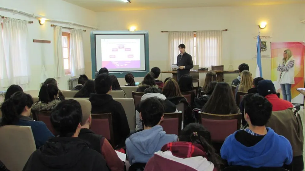 Estudiantes sugirieron incorporar acciones solidarias a la Semana de la Juventud