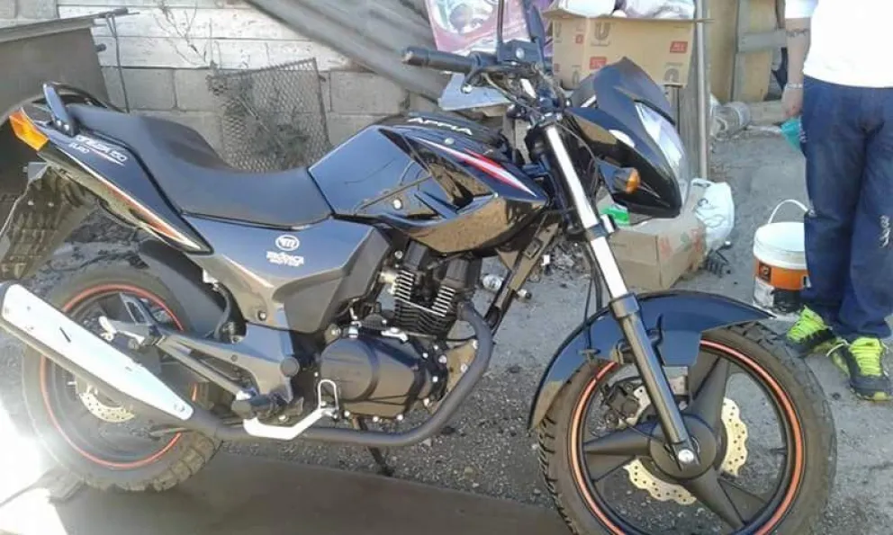 La moto fue sustraída desde el interior de un terreno.
