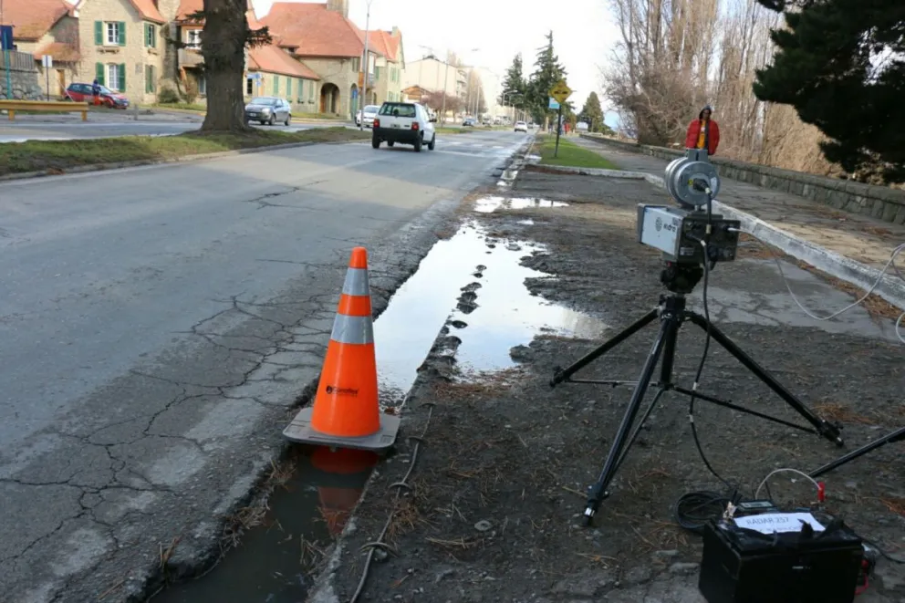 Los controles con radar se realizan en distintos puntos de la ciudad.