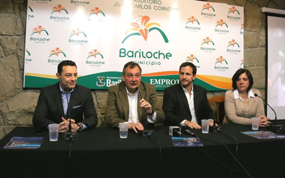 Eduardo Rodríguez Suárez (Hilton Worldwide), Gennuso, Lisandro Cristiá (Argenway) y Laura Fenoglio.