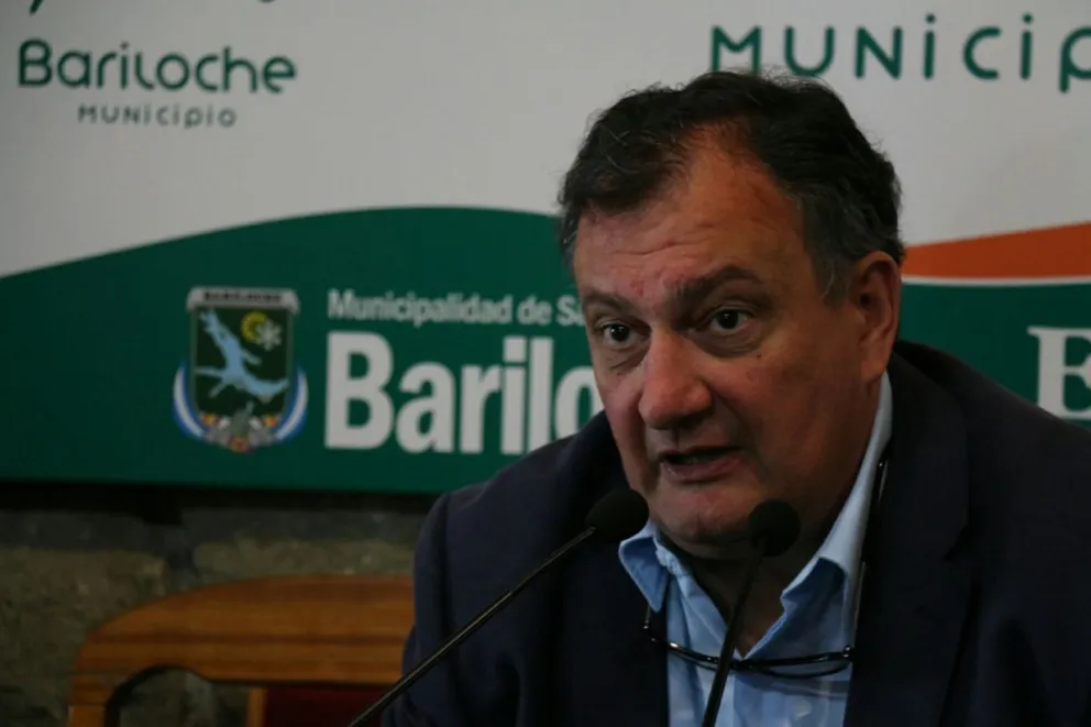 Gennuso reclama, pero no firma el plan de pago.