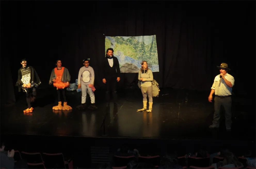 Guardaparques hacen teatro para defender al pato de los torrentes