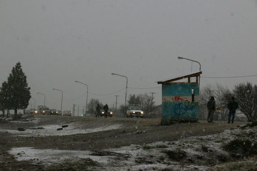Las rutas están transitables con extrema precaución.