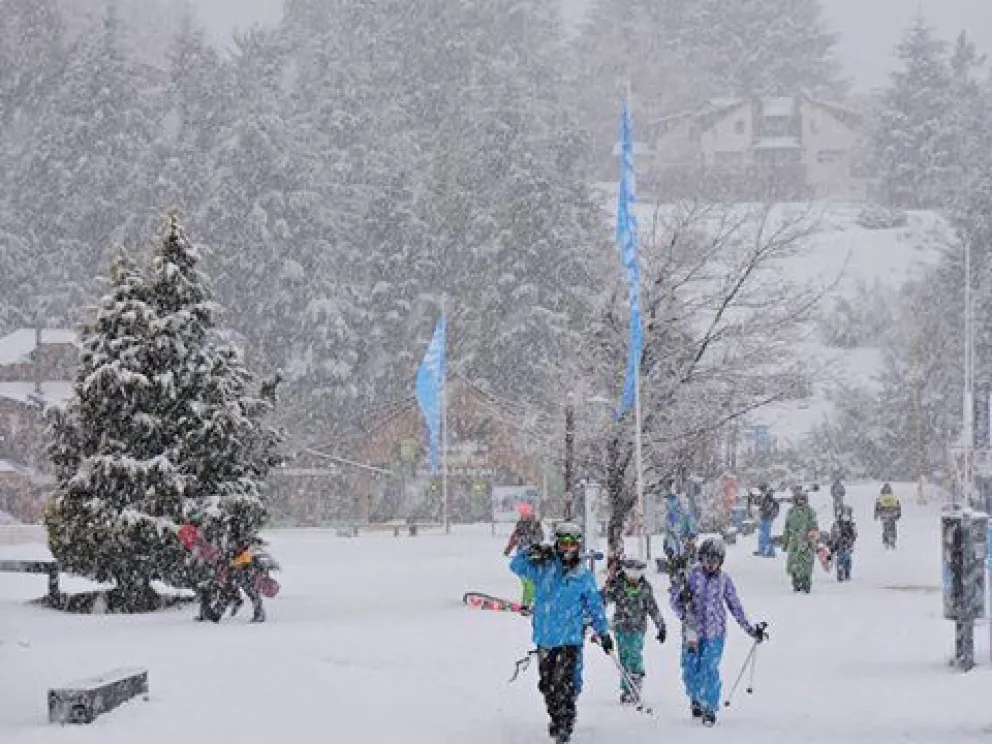 Mirá el video de la gran nevada del viernes en Catedral