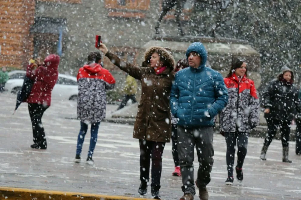 El clima anuncia nevadas durante toda la tarde.