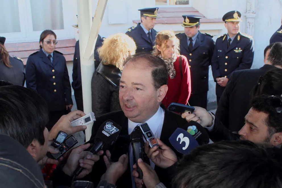 Altuna reconoce el fracaso en la búsqueda del policía desaparecido