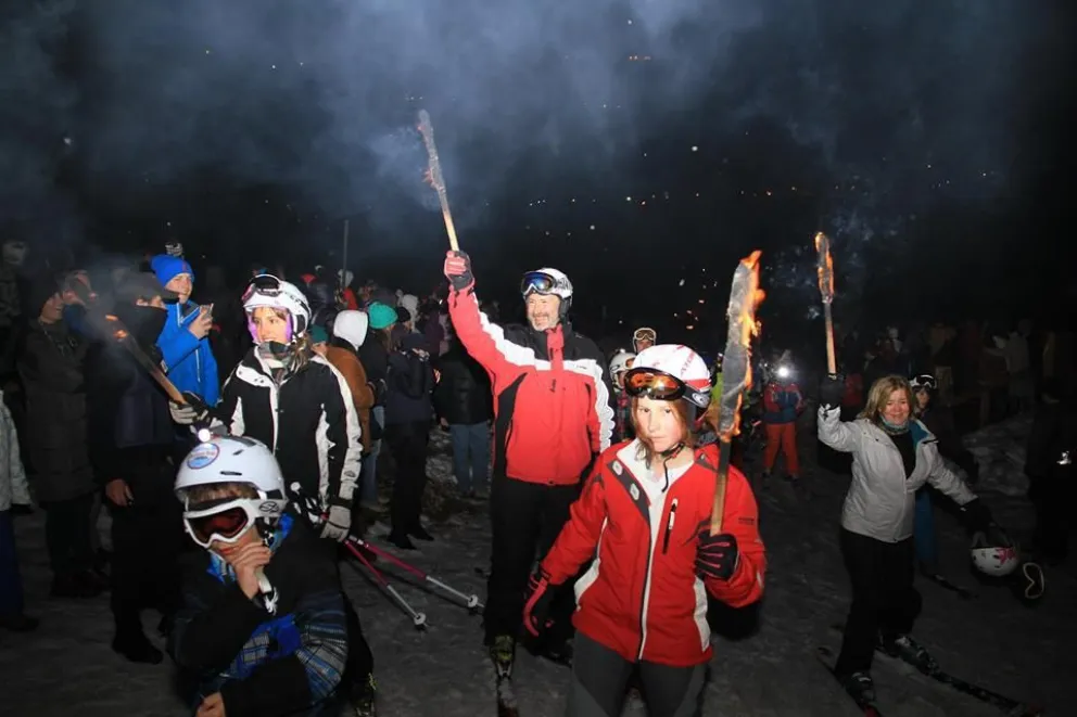 La bajada de antorchas de los chicos es un espectáculo excepcional.