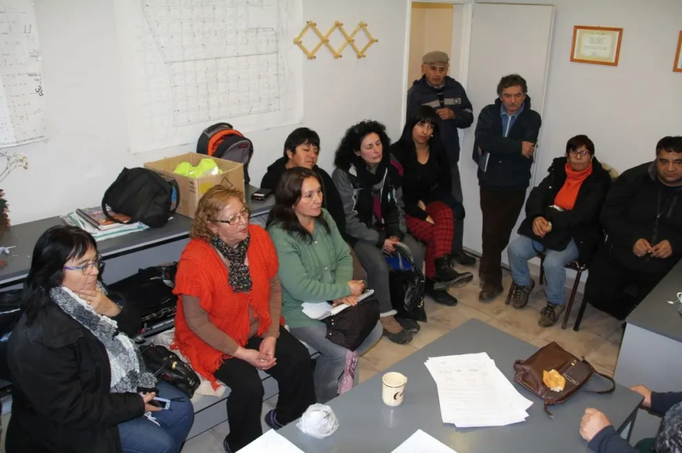Los dirigentes barriales se mostraron molestos por la ausencia de Fernández. 