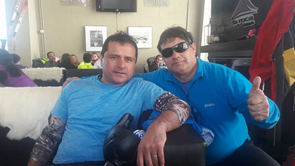 Ricky Pastor con el Chelo Delgado, luego de una nota en a Roca.