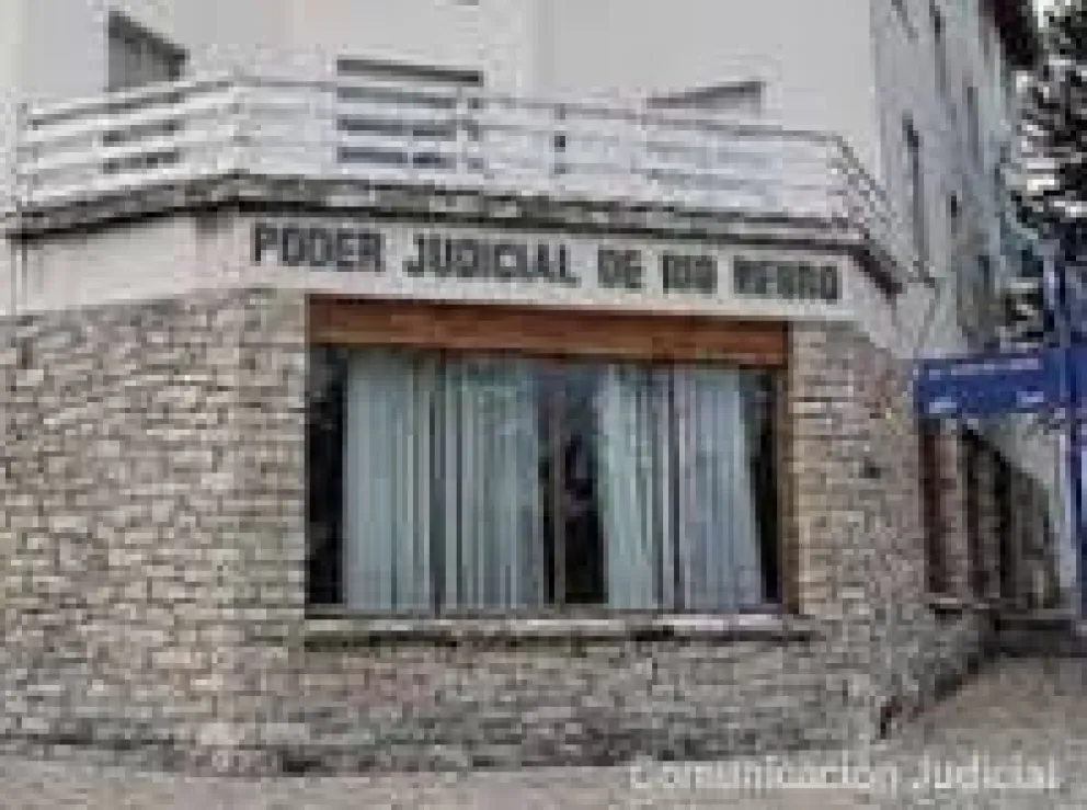 La ART deberá indemnizar a una docente con duplicación de la tasa de interés