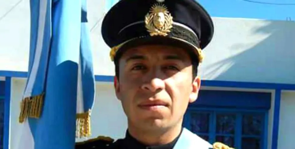 Lucas Muñoz fue abanderado en la Escuela de Policía.