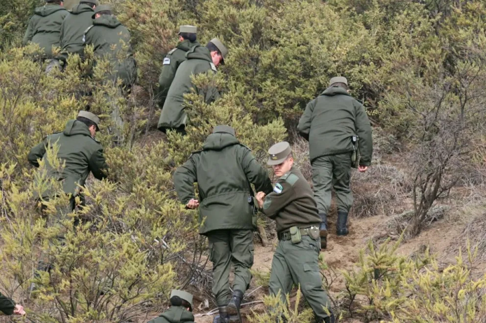 Así subían los efectivos de Gendarmería Nacional para reemplazar al personal del COER.