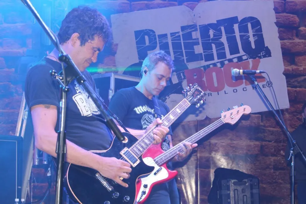 Attaque 77 fue una aplanadora en Puerto Rock