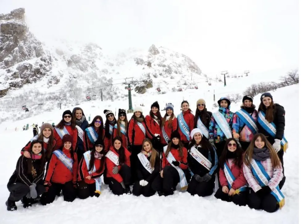 Reinas y candidatas en la nieve.