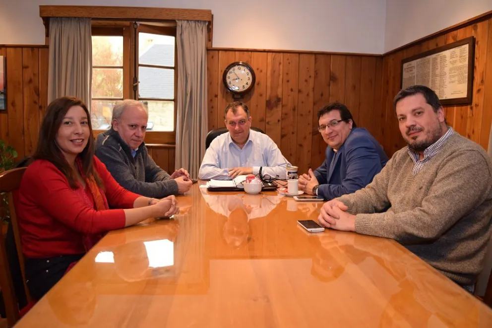 Reunió de Gennuso con Pica, Carreras y Martín por la fiscalización del trabajo.