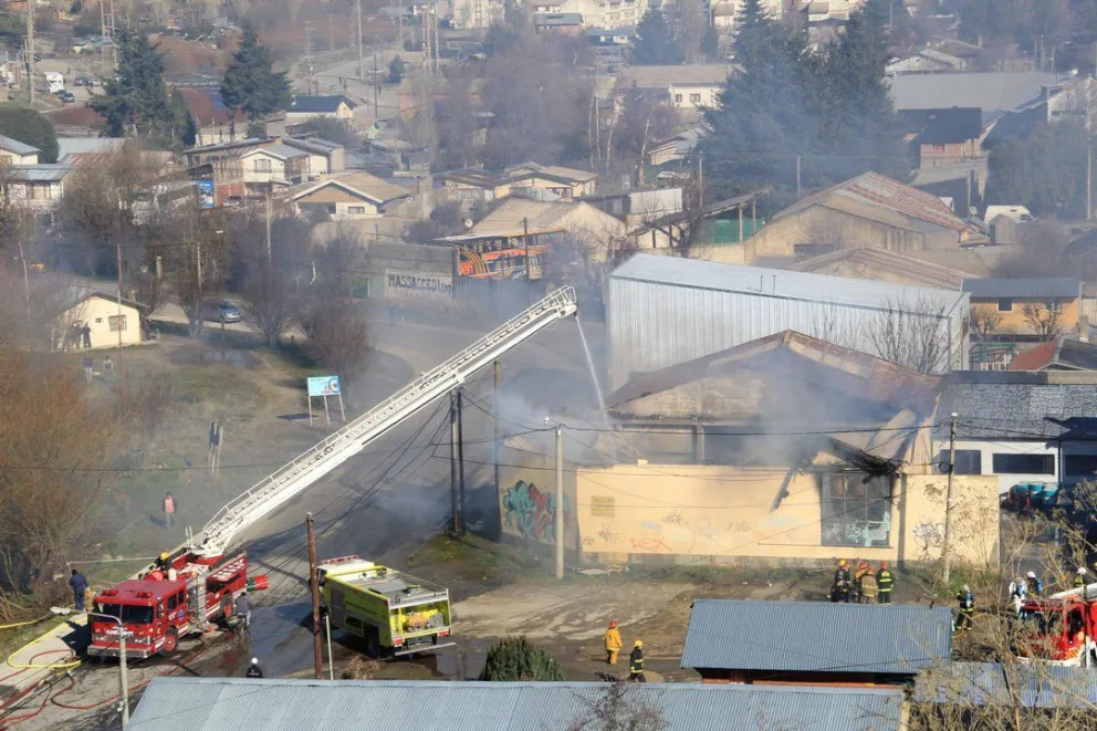El incendio mantuvo en vilo a los vecinos durante más de cuatro horas.