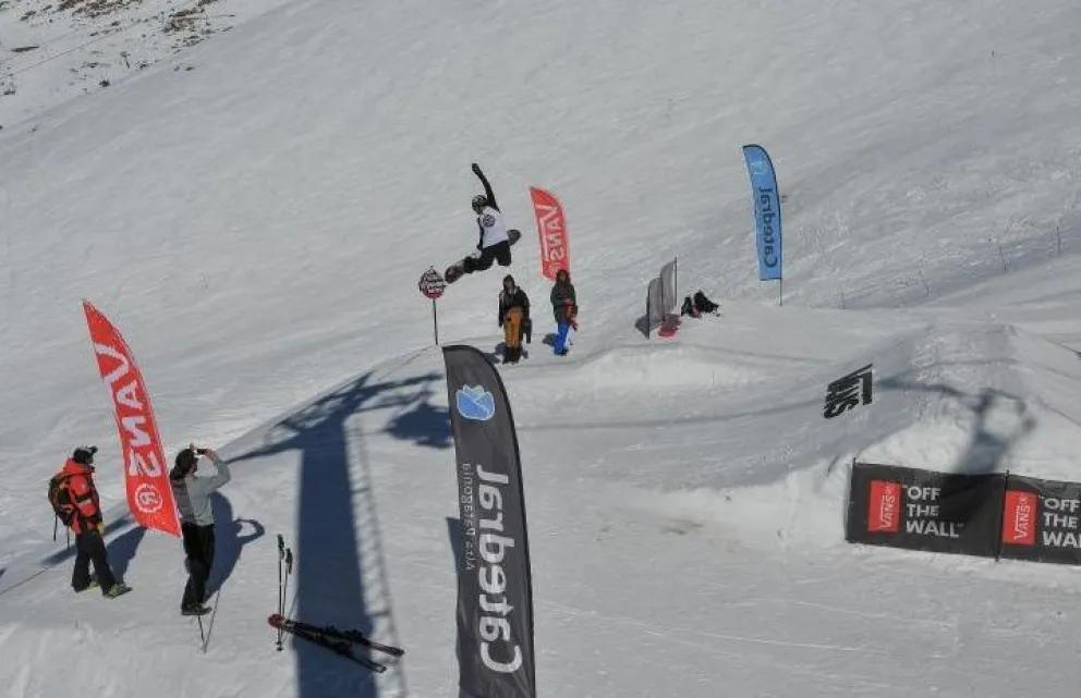 Lo mejor del snowboard junto a Vans en Catedral