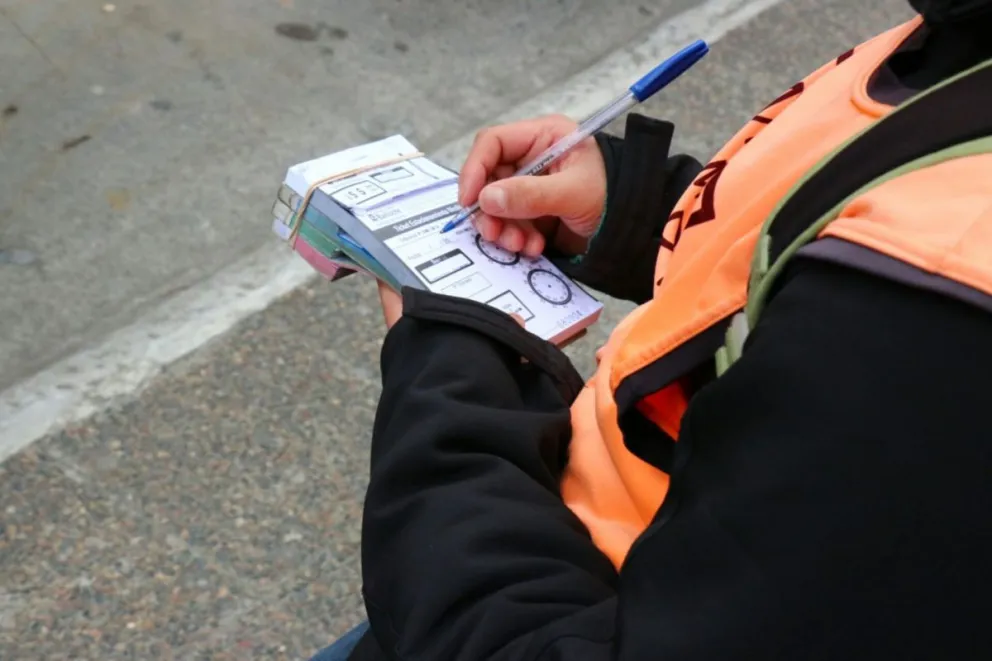 Estacionamiento medido: operadores de paro por el bono navideño