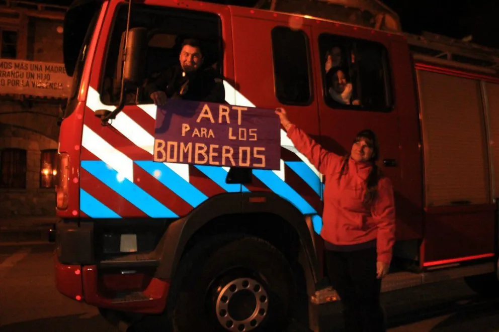 Pedirán al Senado la ART para bomberos