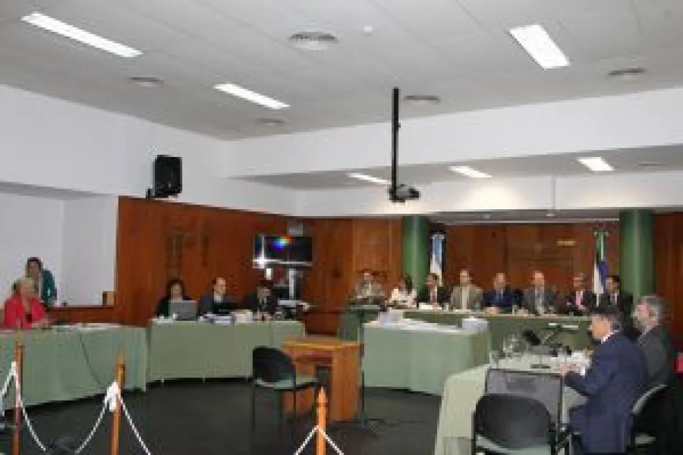 Destituyeron a un juez en Viedma