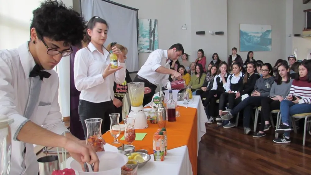 La coctelería sin alcohol volvió a la Semana de la Juventud