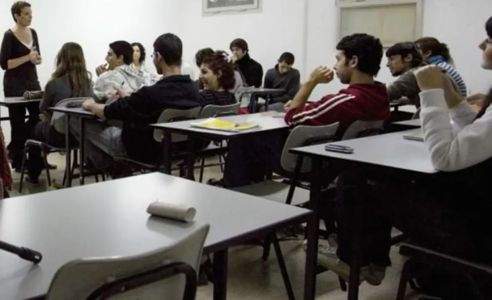 Podrían sumar cinco días más al ciclo lectivo