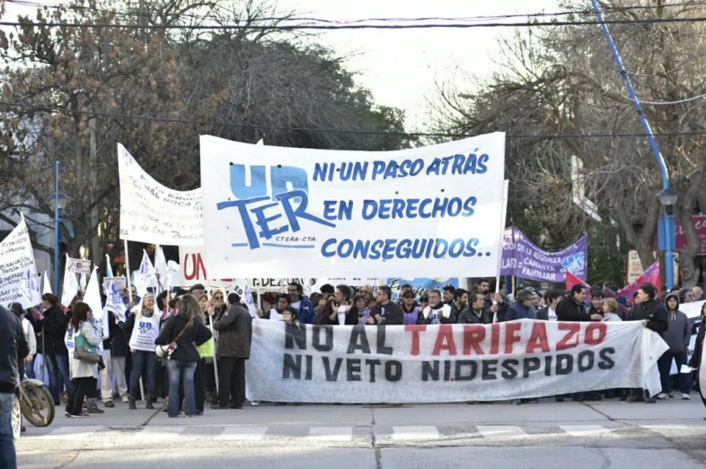 Los docentes volverán a movilizarse esta mañana en Viedma (Foto Archivo ANB)