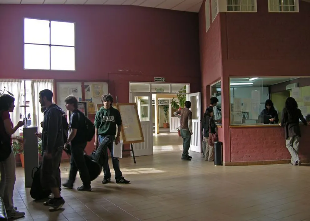 Más de 200 jóvenes de Bariloche estudian en el IUPA