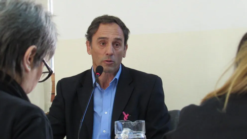 Fijan fuertes multas por arrojar residuos en la vía pública