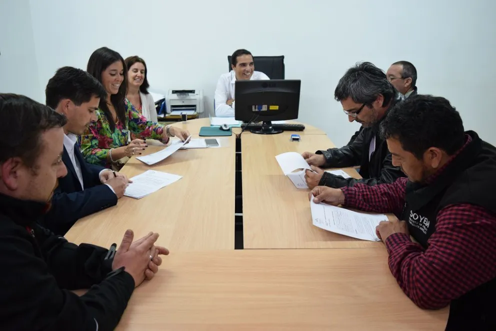 El Ejecutivo y Soyem firmaron un acuerdo por las sumas no remunerativas