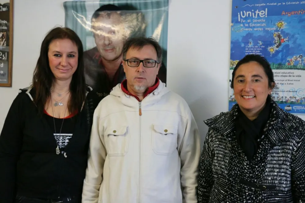 Straini junto a sus compañeras Lande (izquierda) y Rancaño (derecha). 