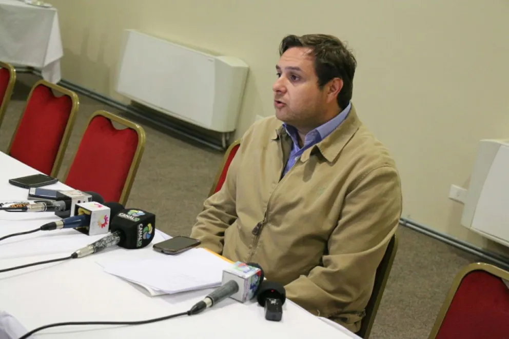 Ponte remarcó que “hace dos o tres meses estamos estudiando el servicio de transporte".  