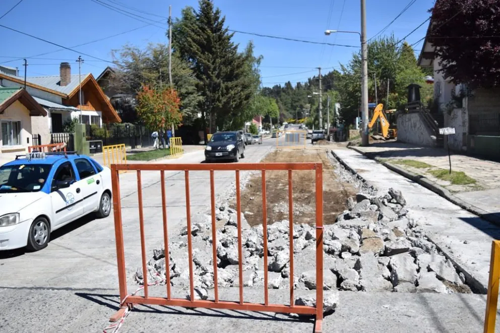Continúan los trabajos de bacheo en Pasaje Gutiérrez