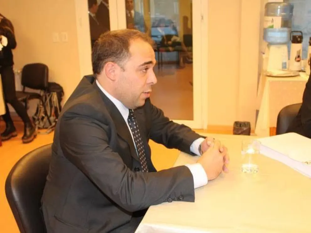 El juez Mariano Castro condenó a las empresa  a las empresas Vial Rionegrina Sociedad del Estado (Viarse)  y a Lumadi S.A. 