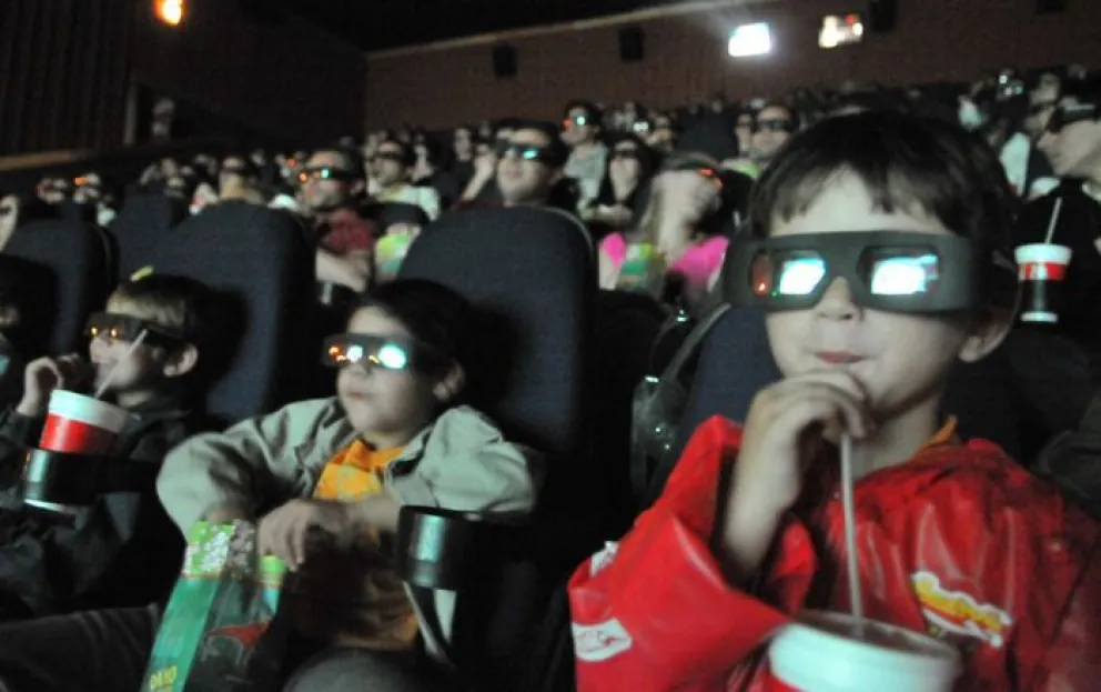 Proponen que alumnos de escuelas públicas accedan al cine con precios diferenciales