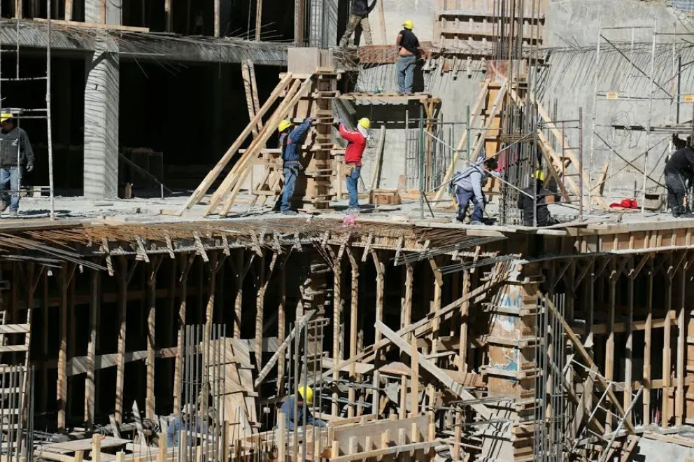 El Hotel Hilton se está levantando el predio lindante al Bariloche Center.