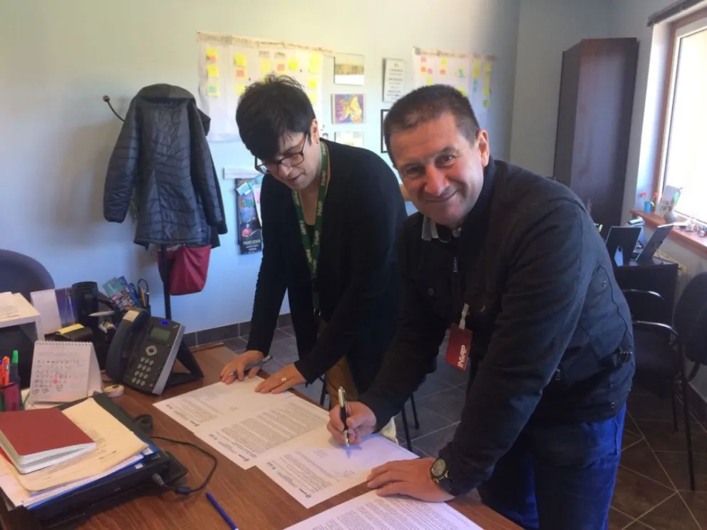 El convenio fue firmado ayer. 
