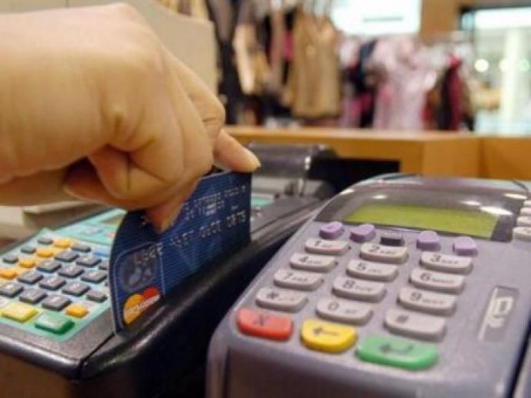 Comerciantes ya no podrán manipular las tarjetas de crédito y débito de los clientes