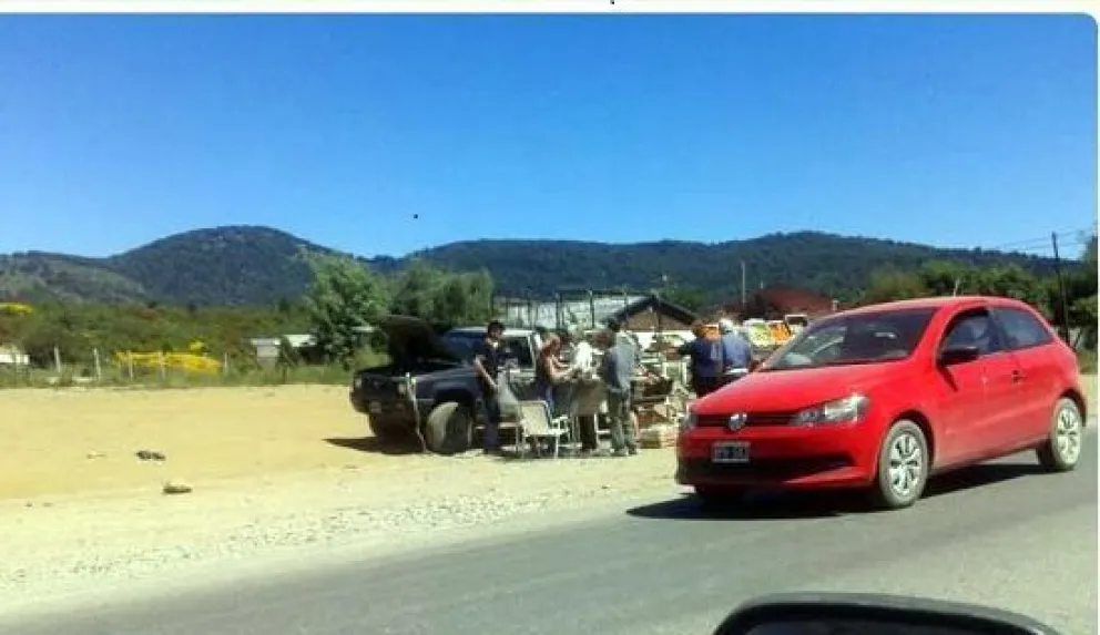 En el Alto secuestraron mercadería de una verdulería montada en la calle. 